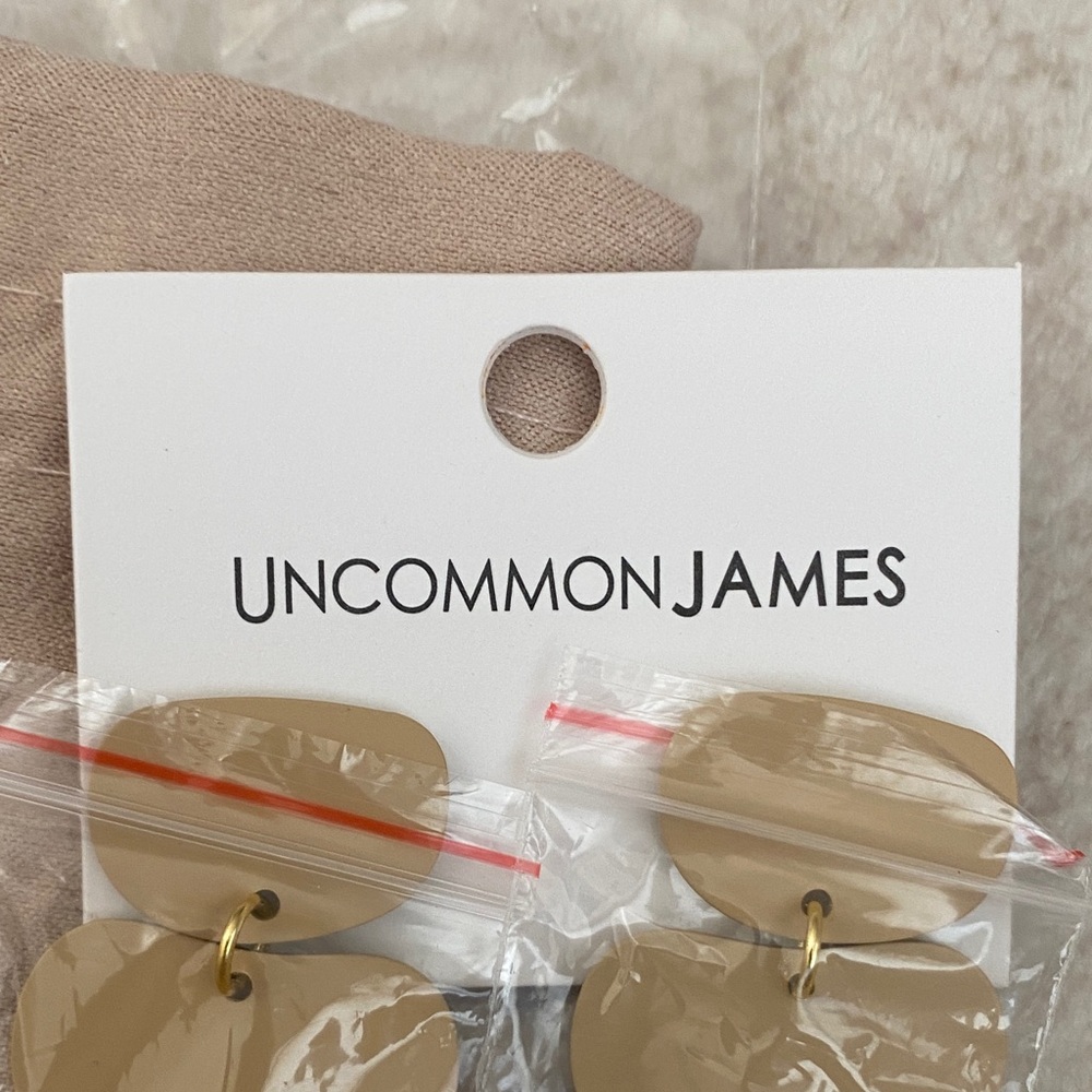 Uncommon James Gold Nudist Earrings - Picture 3 of 7
